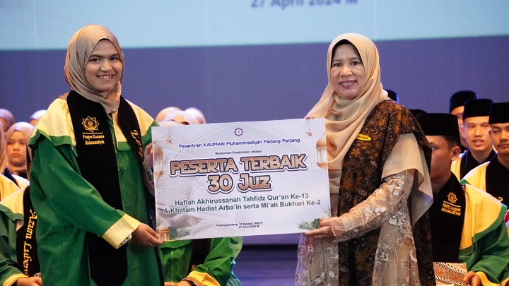 Menuju Pesantren Internasional, 130 Santri Kauman Padang Panjang Ikuti Wisuda Tahfiz 1