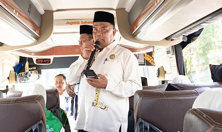 Tangis Haru Lepas Jemaah Haji Kabupaten Solok Menuju Tanah Suci 1