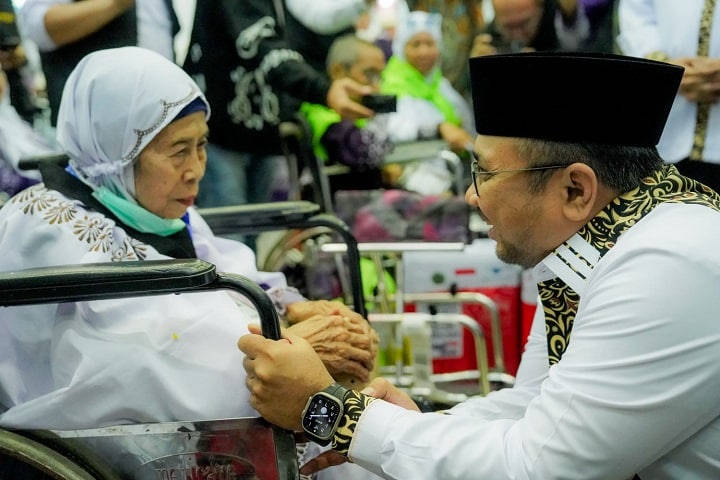 Sambut Kedatangan Jemaah, Menag Minta Maaf dan Mendoakan Kemabruran 3 02105 haji pulang menag b