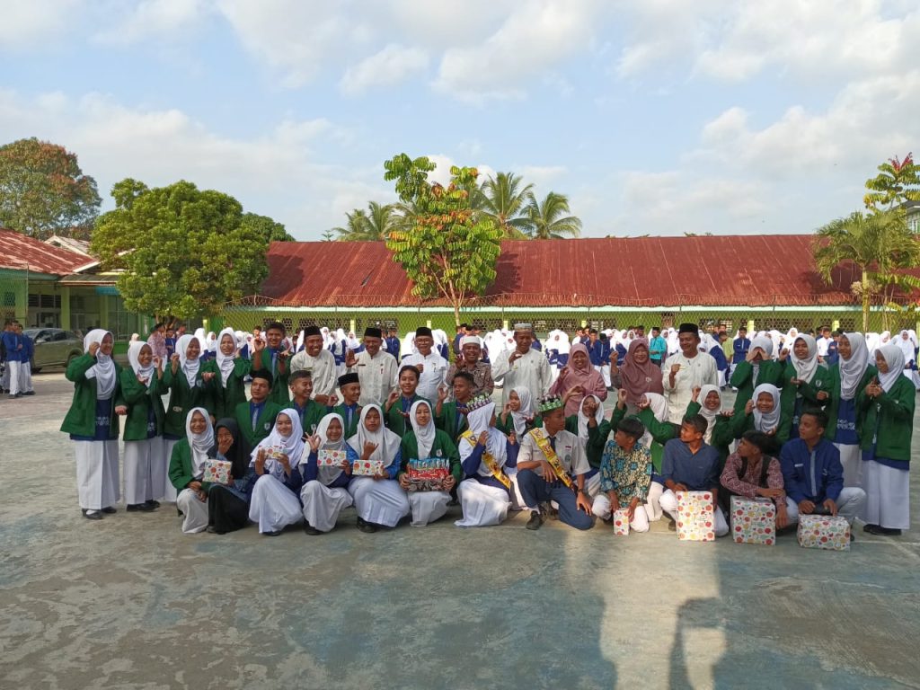 Tutup MATSAMA MAN 1 Solok PK, Peserta Terbaik Terima Penghargaan 1