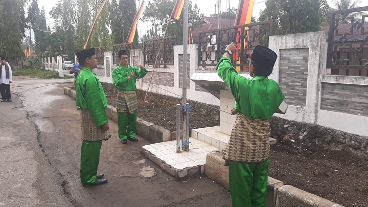 Khidmatnya Upacara HUT ke 79 RI di Kantor Kemenag Kab. Solok 1