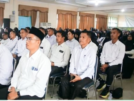 Kanwil Kemenag Sumbar Beri Kado Kemerdekaan: 229 Guru CPNS 2018 Akhirnya Dapat SK 2 Kanwil Kemenag Sumbar