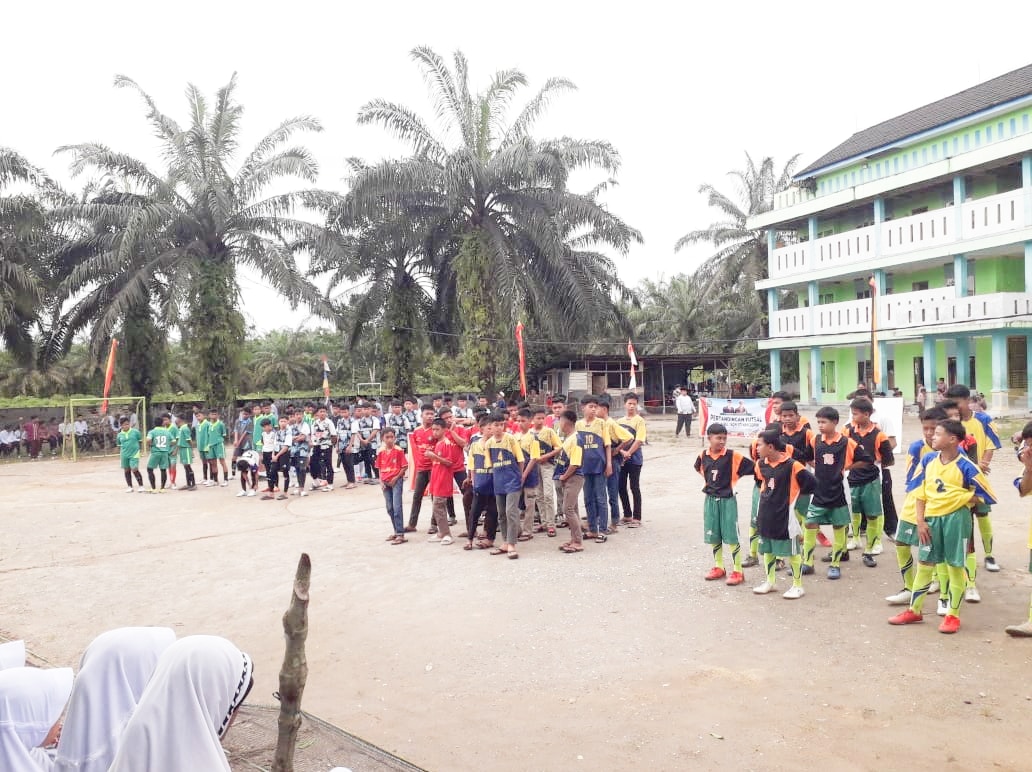 MTsS Nurul Yaqin Siti Manggopoh Selenggarakan Turnamen futsal antar MTs se-Agam Barat