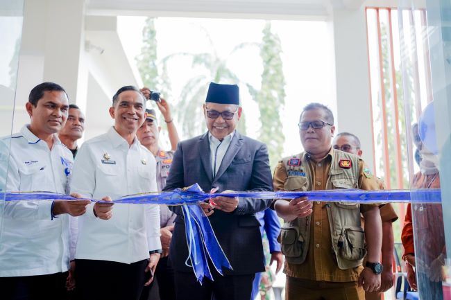 Bupati Solok Kukuhkan 49 Wali Nagari dan Resmikan Tiga Gedung Baru 2