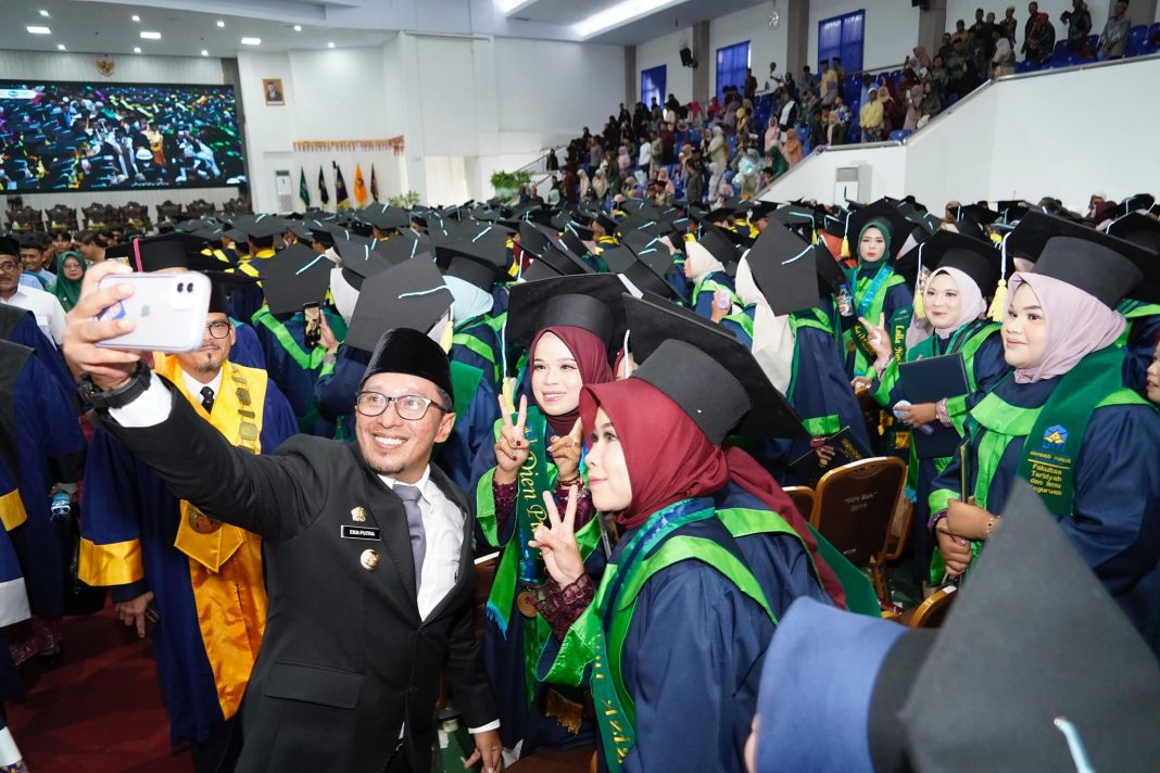 UIN Mahmud Yunus Wisuda 1071 Mahasiswa, Ini Pesan Bupati Eka Putra