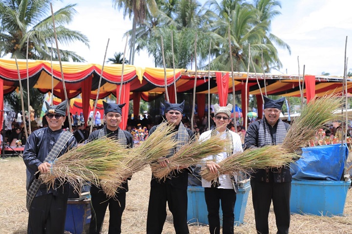 Pawai Budaya Tandai Dimulainya Rang Solok Baralek Gadang 2024 1