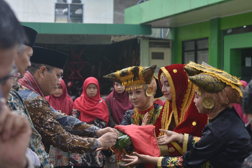 Kunjungi MAN 1 Bukittinggi, Kakanwil Kemenag Sumbar Apresiasi Terobosan Pembelajaran