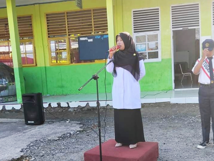 Disiplin Jadi Fokus, KTU MTsN 4 Agam Ajak Siswa Implementasikan Janji