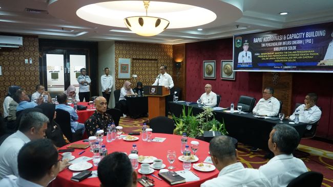 Pjs. Bupati Solok Buka Capacity Building Tim Pengendalian Inflasi Daerah 1