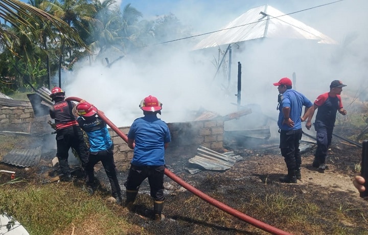 Terjadi 25 Musibah Kebakaran di Kab. Solok, Meningkat Tajam di bulan Oktober 3 00301 damkar b