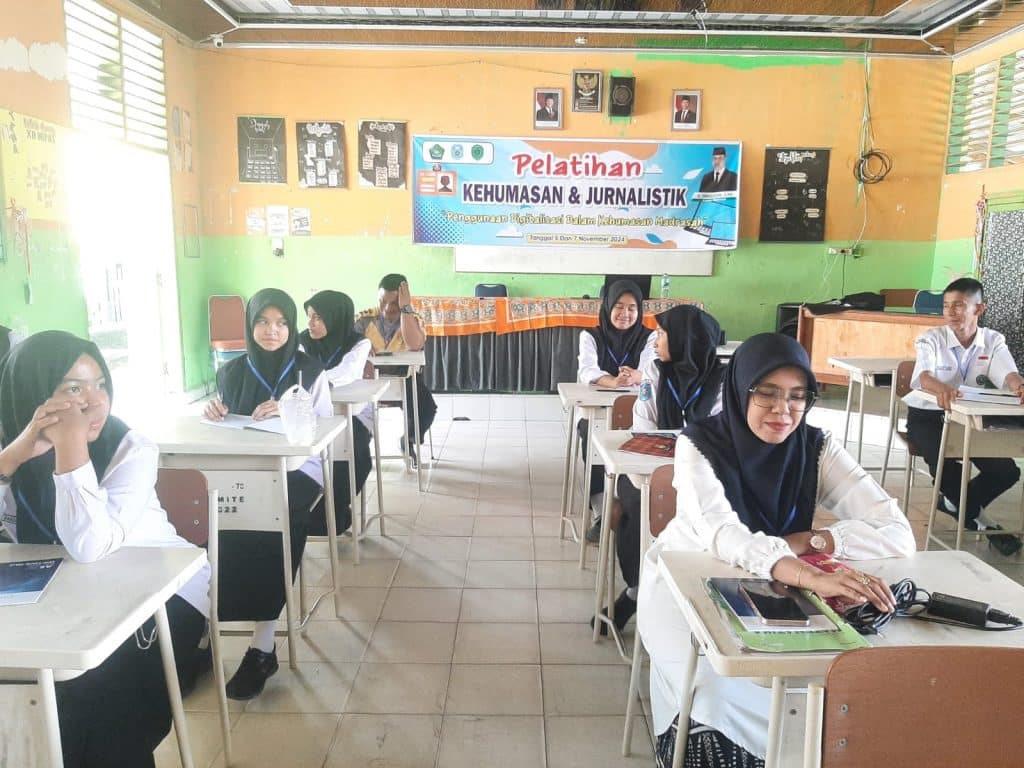 Antusiasnya Pengurus OSIM MAN 2 Solok Bejalar Kehumasan 2