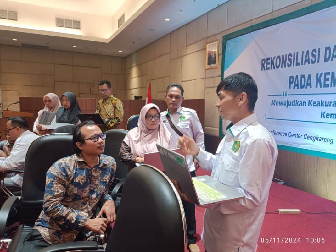 2 ASN Kemenag Bukittinggi Ikuti Rekon Data Simpeg dan Gaji Web
