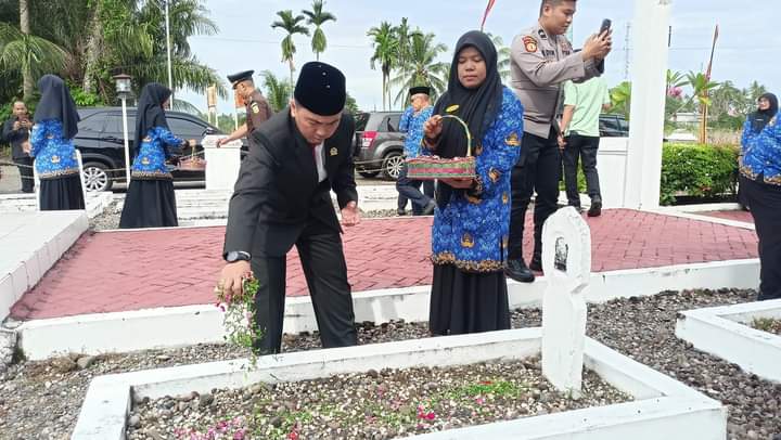 Ziarah ke TMP Siti Manggopoh, DPRD Agam Ajak ASN Teladani Semangat Pahlawan