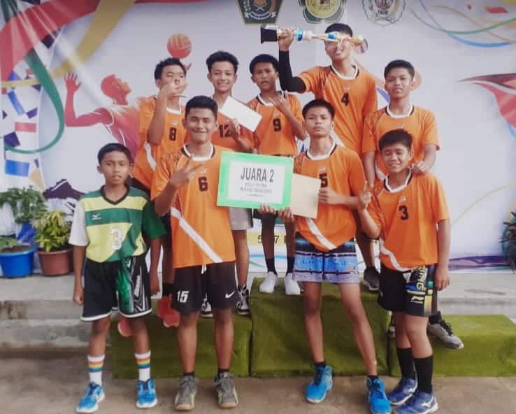 Tim Volly Ball Putra MTsN 11 Agam Raih Juara II pada Kejuaraan OSIM CUP Di Tanah Datar