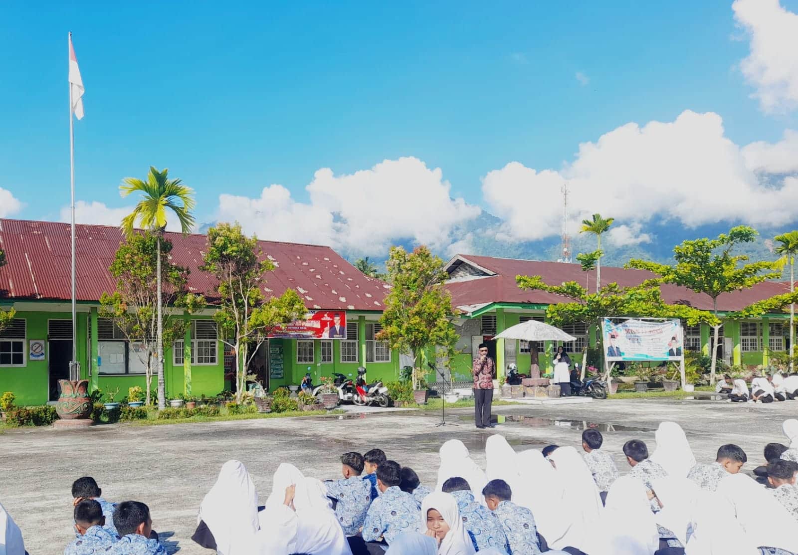 MTsN 11 Agam Melaksanakan PEMILOS Sebagai Bagian Dari Implementasi P5RA Tema "Demokrasi Pancasila" 2 MTsN 11 Agam Melaksanakan PEMILOS Sebagai Bagian Dari Implementasi P5RA Tema "Demokrasi Pancasila"