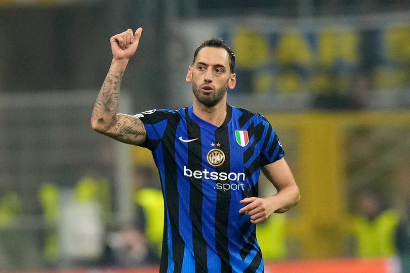 hakan calhanoglu int d645b77