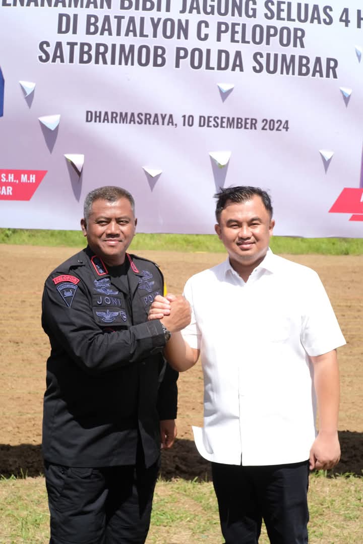 Sutan Riska Hadiri Penanaman Benih Jagung Prakasa SATBRIM0B Polda Sumbar 4 Sutan Riska Hadiri Penanaman Benih Jagung Prakasa Satbrimob Polda Sumbar