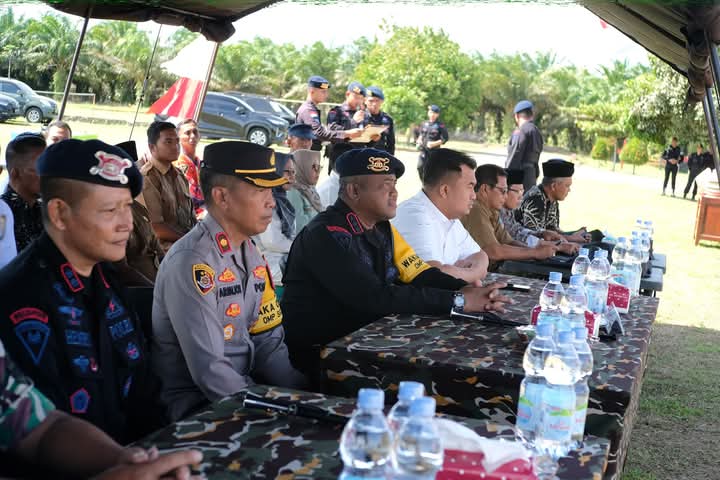 Sutan Riska Hadiri Penanaman Benih Jagung Prakasa SATBRIM0B Polda Sumbar 3 Sutan Riska Hadiri Penanaman Benih Jagung Prakasa Satbrimob Polda Sumbar