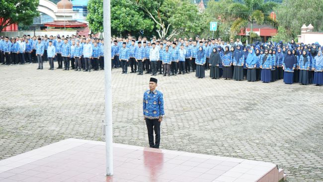 HUT KORPRI ke-53, Wabup Solok, Jon Firman Pandu Jadi Inspektur Upacara 1