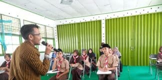Siswa MAN 2 Pasaman Belajar Kehumasan