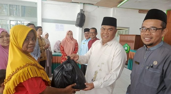 550 Paket Ramadan, Ditebar Kemenag dan BAZNAS Kabupaten Solok