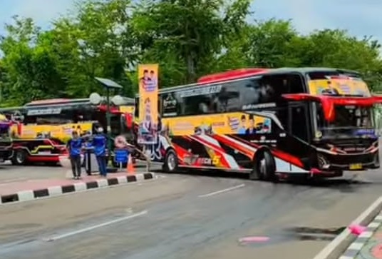 02401 bus pulang basamo b