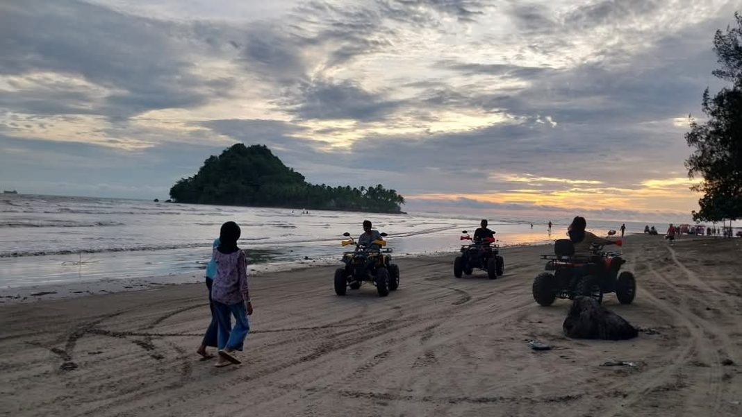 FB_IMG_1742889550898 padang
