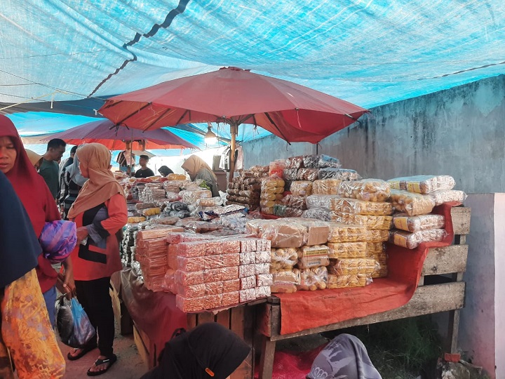 Katupek Pitalah dan Pical Langkok, Kuliner Incaran Perantau di Pasar Sumani 2 Katupek Pitalah dan Pical Langkok, Kuliner Incaran Perantau di Pasar Sumani