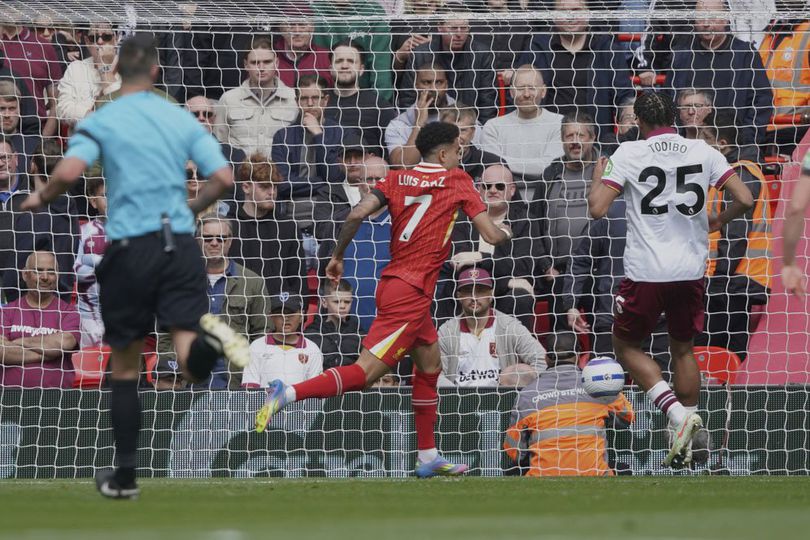 Liverpool luis diaz selebrasi 0a84fa8