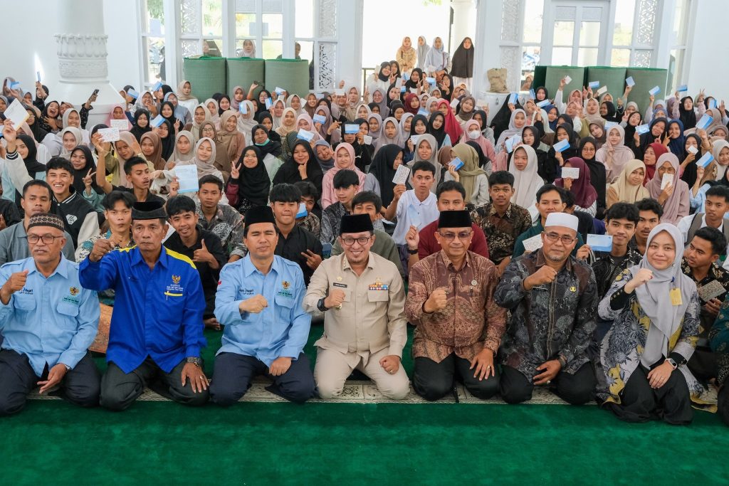 02303 eka putra mahasiswa b