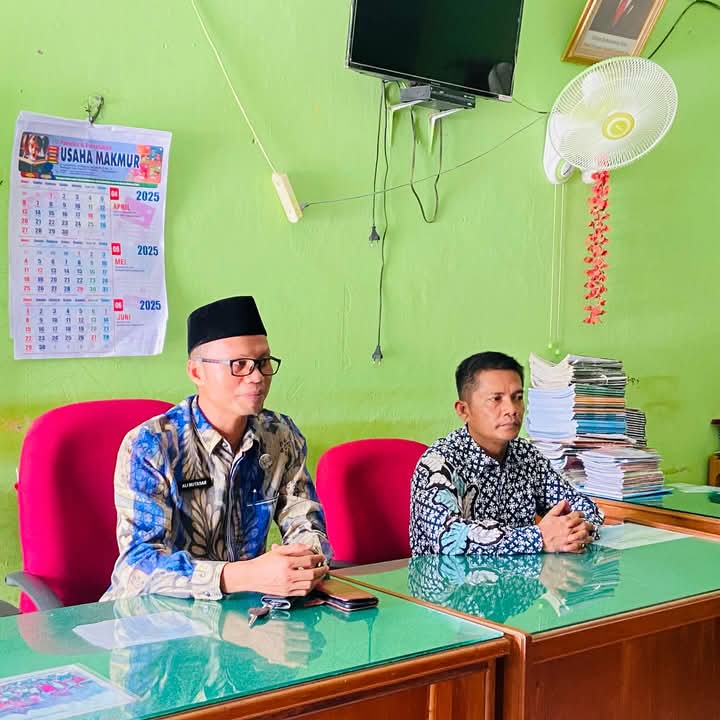 Kepala Seksi Pendidikan Madrasah Hadiri Perpisahan dan Monev Ujian di Beberapa Madrasah 2 Kepala Seksi Pendidikan Madrasah Hadiri Perpisahan dan Monev Ujian di Beberapa Madrasah