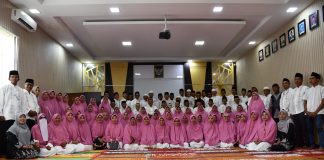 Do'a Bersama dan Santunan Anak Yatim Hantar Jama’ah KBIH Ikhwanul Hajj Bukittinggi Tunaikan Ibadah Haji