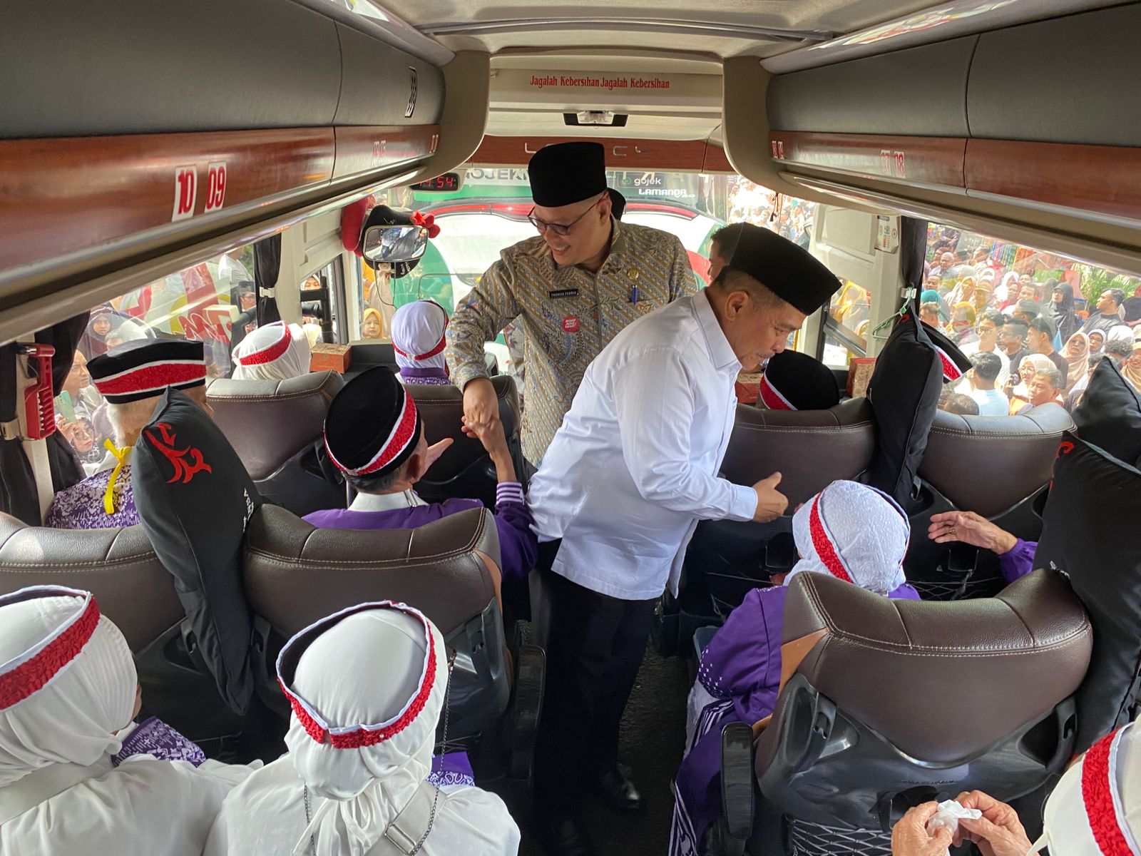 Calon Jamaah Haji Kloter 07 PDG Asal Kabupaten Agam Dilepas Bupati dan Kakan Kemenag