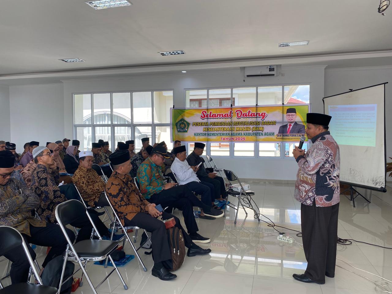 Kemenag Agam Gelar Pembinaan Revitalisasi Badan Kesejahteraan Masjid 2 Kemenag Agam Gelar Pembinaan Revitalisasi Badan Kesejahteraan Masjid