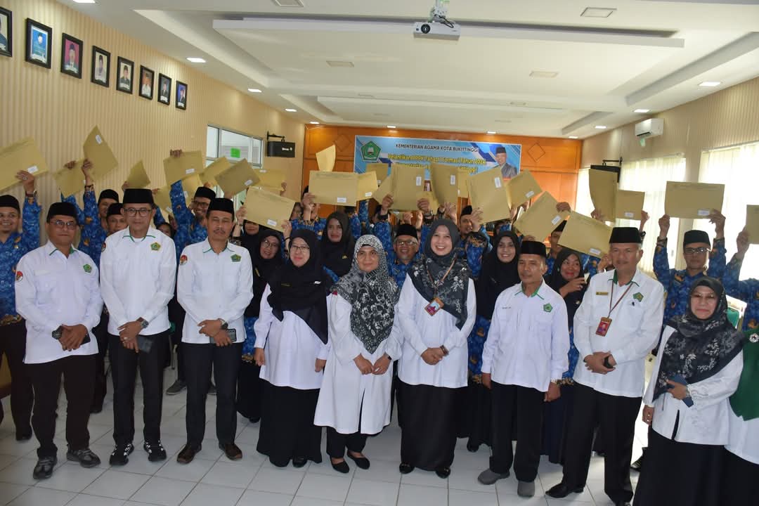 32 PPPK Kemenag Bukittinggi Dilantik Menang