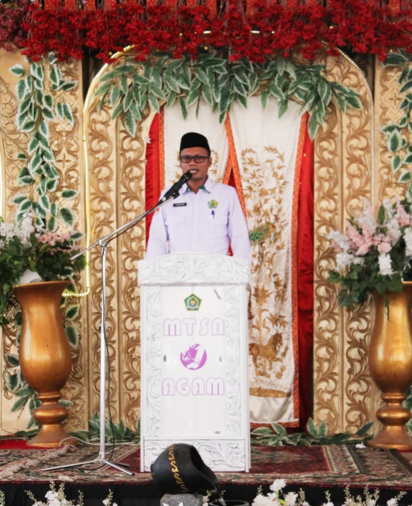 Kasi Penmad Kankemenag Agam Hadiri Pelepasan Siswa Kelas IX MTsN 1 Agam