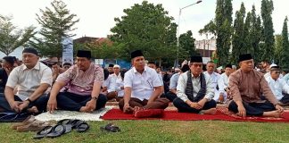 Ribuan Jemaah Ikuti Solat Ied Lapangan Merdeka Pariaman