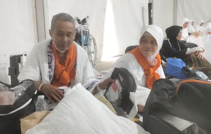 Cerita Dua Srikandi Kesehatan Kloter PDG 13 Bantu jemaah di Armuzna 4 01101 haji 2025 naskes pdg 13 h