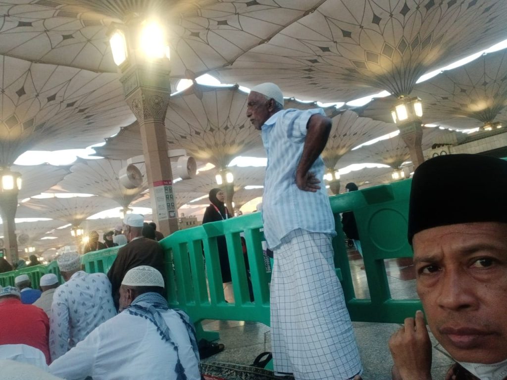 Magrib di Masjid Nabawi, Jemaah Haji Kabupaten Solok Nikmati Suasana Kota Nabi 4 02804 haji 2025 nabawi b