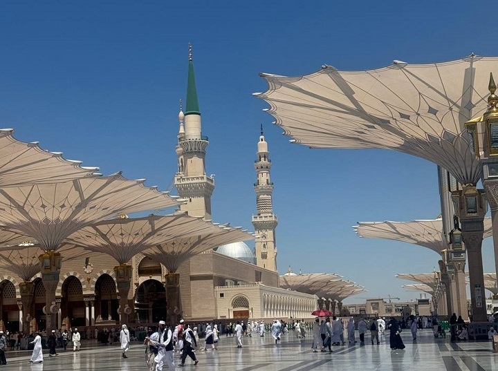 Magrib di Masjid Nabawi, Jemaah Haji Kabupaten Solok Nikmati Suasana Kota Nabi 6 02804 haji 2025 nabawi c