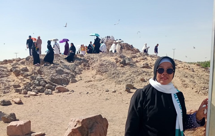 Ziarah di Madinah, Jemaah Haji Solok Napak Tilas Perjuangan Rasulullah 8 03001 haji 2025 haji ziarah g jabal uhud a
