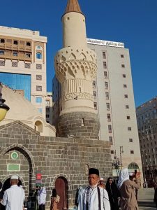 Disela Arbain, Jemaah Haji Solok Kunjungi Masjid Bersejarah di Madinah 4 00301 haji 2025 masjid abu bakar a