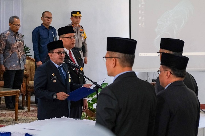 Abdurrahman Hadi, S.Stp, M.Si Dilantik Jadi Sekdakab Tanah Datar 2 02203 sekda tn datar b