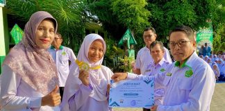 10 Siswa Beprestasi di MTsN 1 Kota Pariaman terima Reward