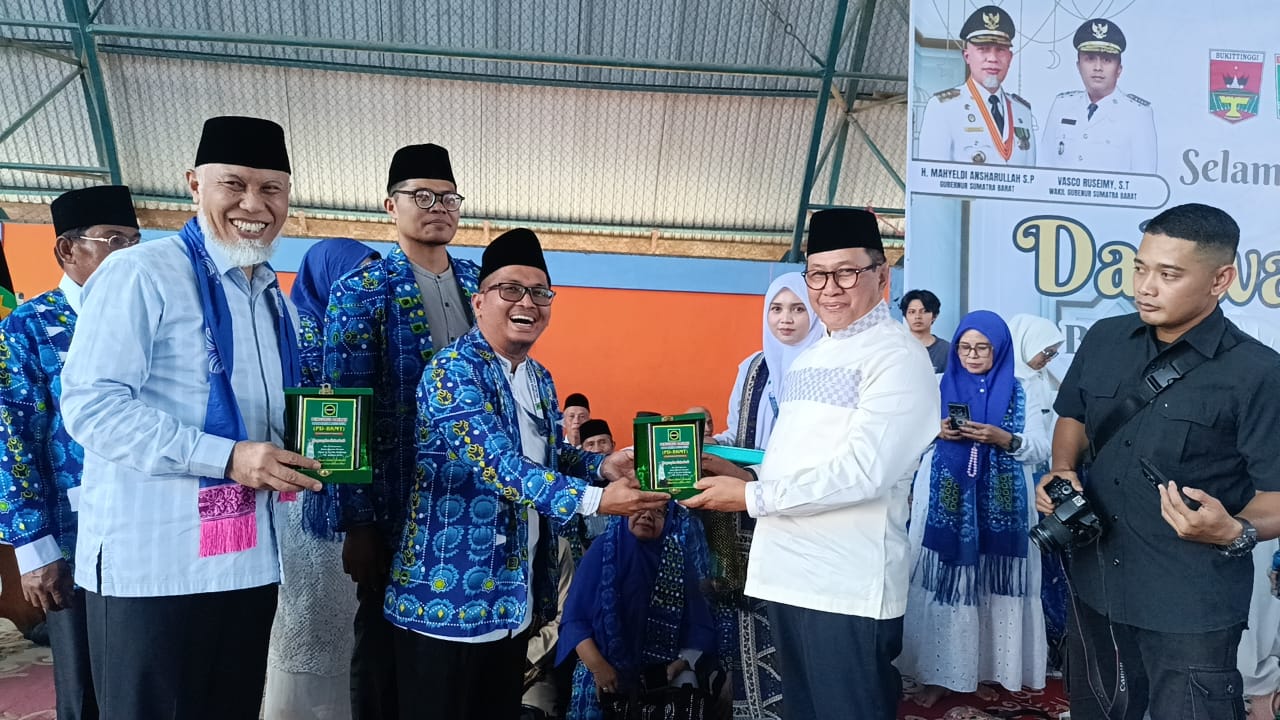 Tuan Rumah, Puluhan Ribu Jama'ah BKMT se-Sumatera Barat Kunjungi Bukittinggi