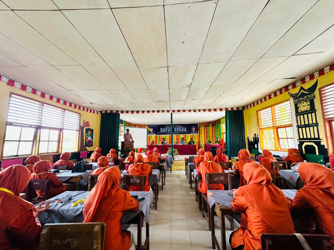 Kakan Kemenag Agam Dorong MTsN 4 Perkuat Kurikulum Inovatif Berbasis Cinta dan Deep Learning