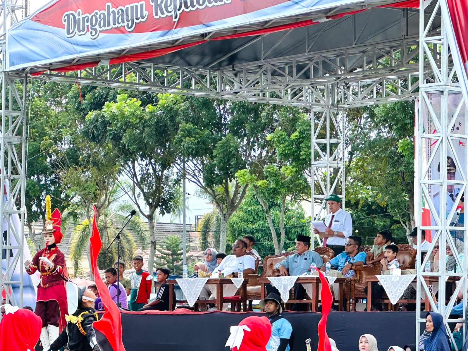 Bangga, MTsN 4 Agam Sabet Juara Pada Ajang Agam Marching Festival III 6 Bangga, MTsN 4 Agam Sabet Juara Pada Ajang Agam Marching Festival III