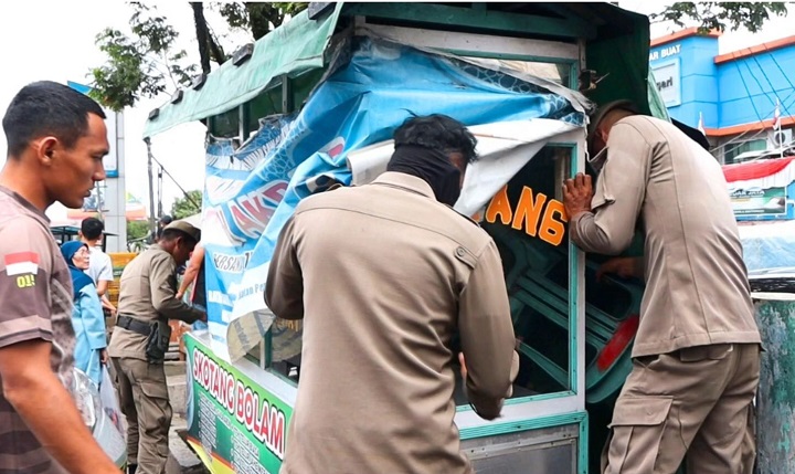 00704 pkl a PKL di Pasar Bandar Buat kembali Ditertibkan