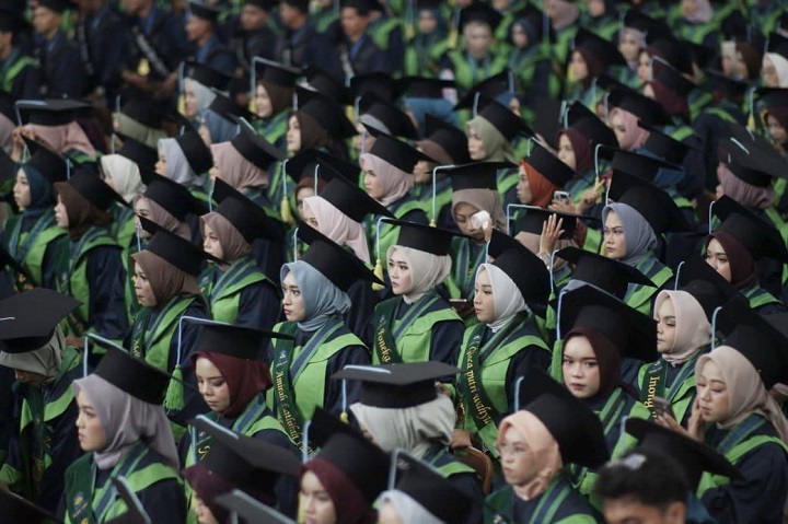 01005 wisuda uin mahmud b
