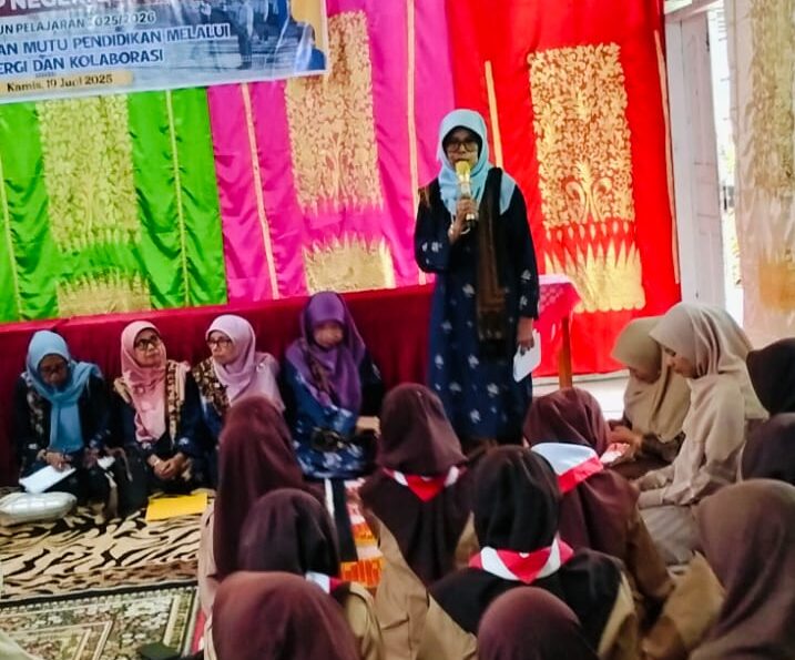 Di hadiri Bundo Afdi Rafni, UPT SMPN 2 Batipuah Gelar Bundo Kandung Masuk Sekolah 2 IMG 20250914 WA0009 e1788845582468